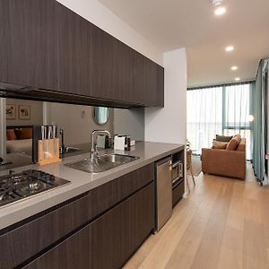 Deluxe 1 Bedroom Apartment